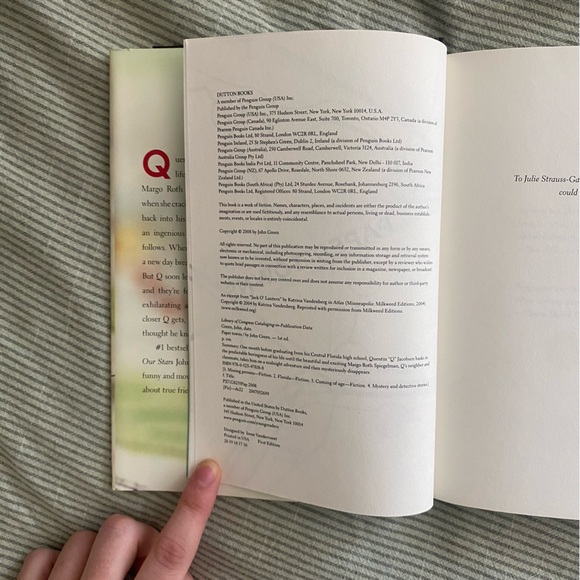 **SIGNED** PAPER TOWNS (FIRST EDITION) 📌 - Picture 3 of 5